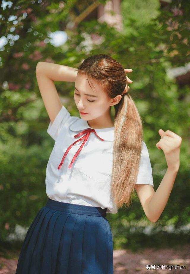 校服女生头像微信，校服女生头像（90后校花美丽校服气质养眼甜美午后写真图片）