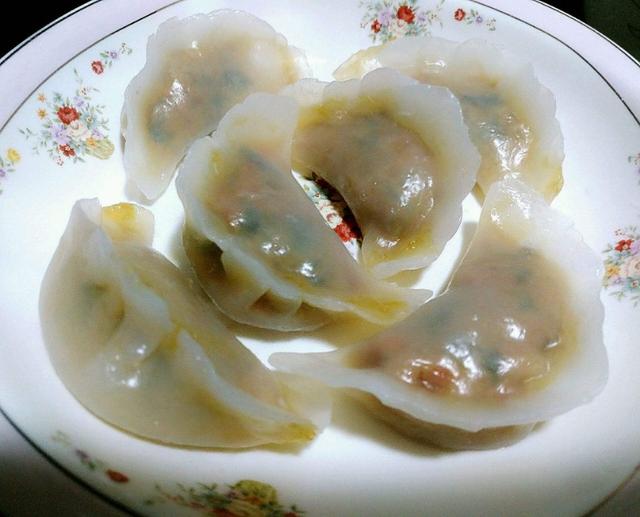 水晶饺子皮的做法，水晶饺子皮的做法大全家常（广式面点五彩水晶饺的做法值得学习）