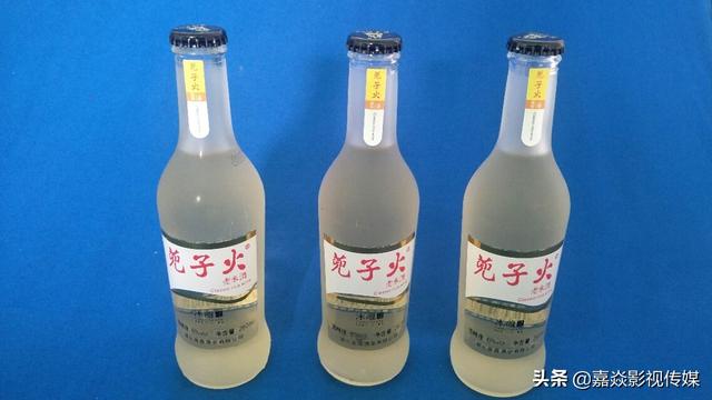 左手倒影 右手年华，左手倒影右手年华经典语录 （麻城原创深度美文：左手倒影）