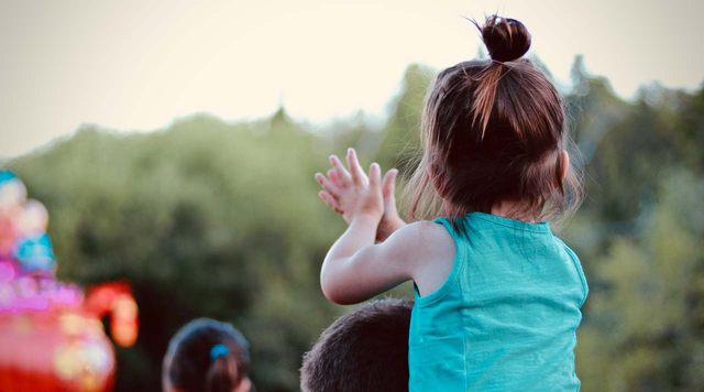 seriously的解释及seriously的例句，seriously?什么意思（美国人最爱说的几个副词）