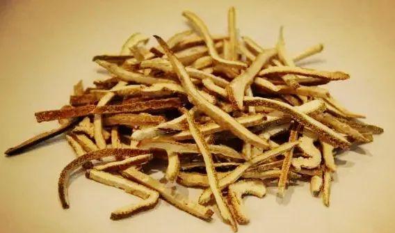 橘子皮的功效与作用及食用方法有哪些，橘子皮酵素的功效与作用（还控压、降血脂）