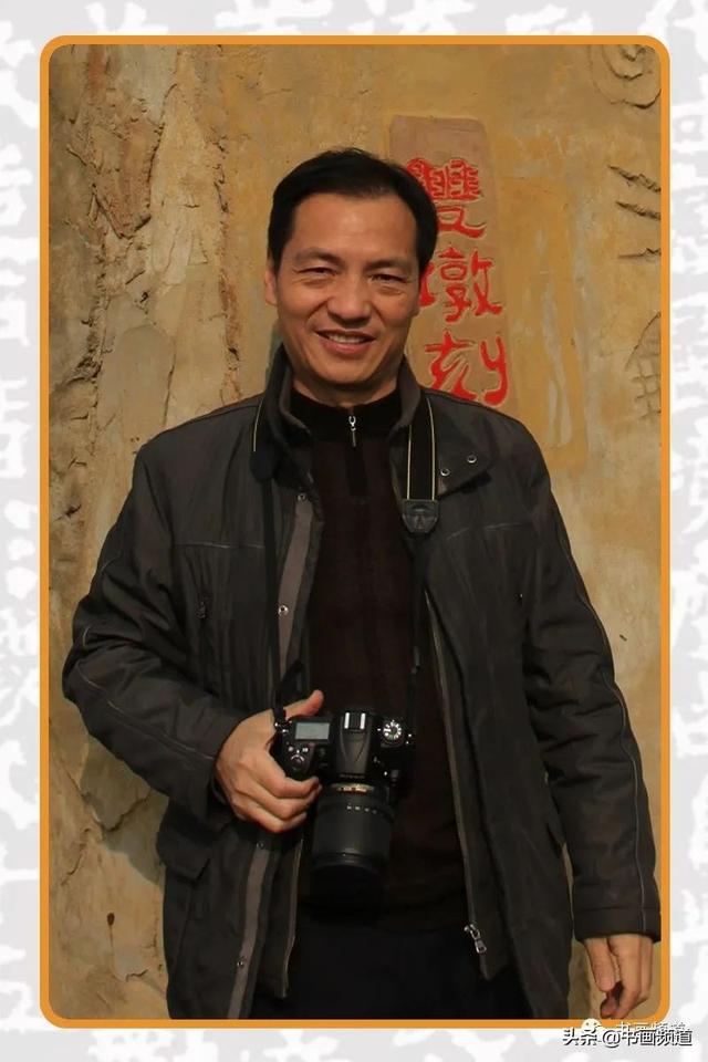 提手旁一个卑念什么，左边一个提手旁（云冈杯·首届全国魏碑书法双年展获奖作品展播）