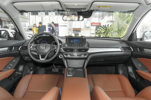 东风本田英诗派，本田英诗派的发动机跟雅阁一样吗（深度体验INSPIRE混动车型）