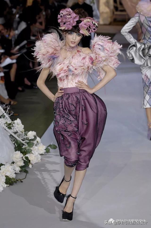 迪奥经典之作服装图，<迪奥>2007秋冬高定系列