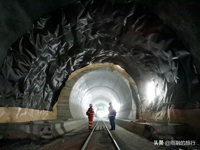 海底隧道有多深，胶州湾海底隧道有多深（53公里17年才建完）