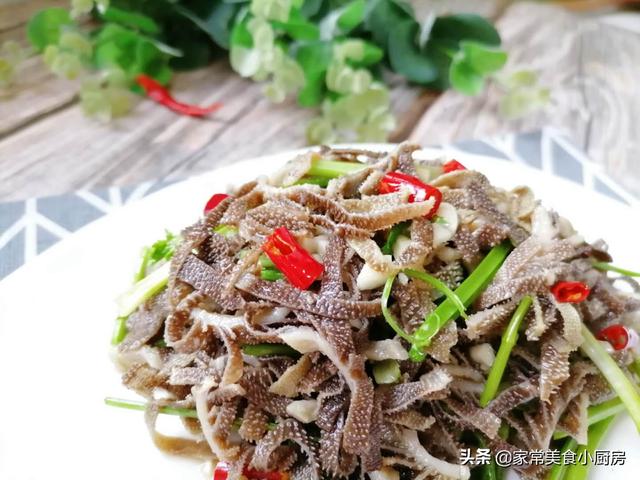 凉拌牛百叶的做法，凉拌牛百叶焯水多长时间（原来饭店里的凉拌牛百叶是这样做的）