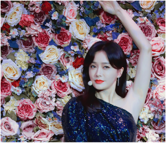 黑莲花形容什么样的人，黑莲花是什么意思（“黑莲花”姐姐霸气十足）