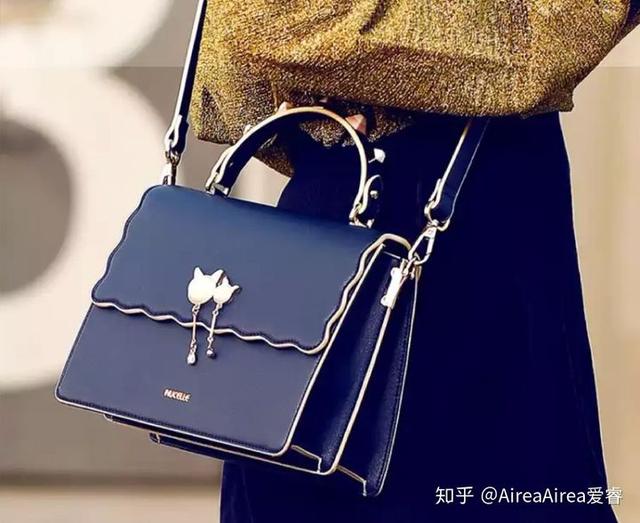 elle包包是什么档次，elle包包属于什么档次（初春必买的几款包包）