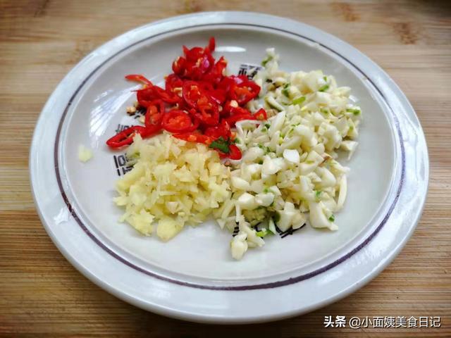 肉末炒茼蒿的家常做法，肉片炒茼蒿的做法（碰到这菜我从不错过）
