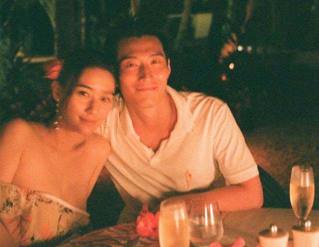 窦骁何超莲分手原因，何超莲窦骁分手是真的吗（其实人家的恩爱都藏在细节里）