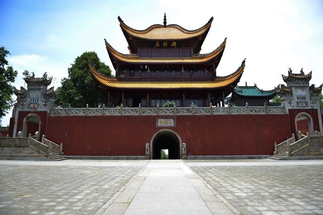 波澜不惊的惊是什么意思，波澜不惊的惊的意思是（《岳阳楼记》原文、翻译及赏析）