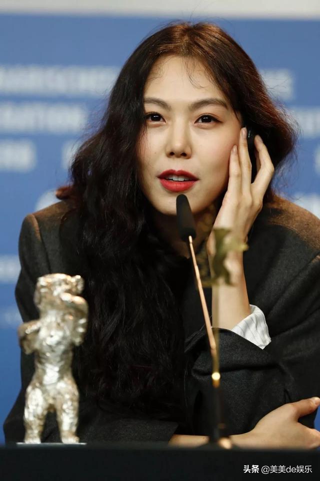 金敏喜老公，为何原配夫人在家泪流成河（和新欢手拉手走红毯）