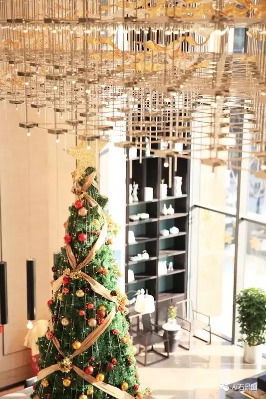 石景山哪个餐厅有40人的大包间，石景山区自助餐厅有几家（石景山的建国酒店启动试营业啦）