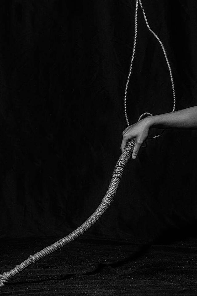 自残女孩，微信头像，自残女孩（当绳缚成为一种艺术表达）