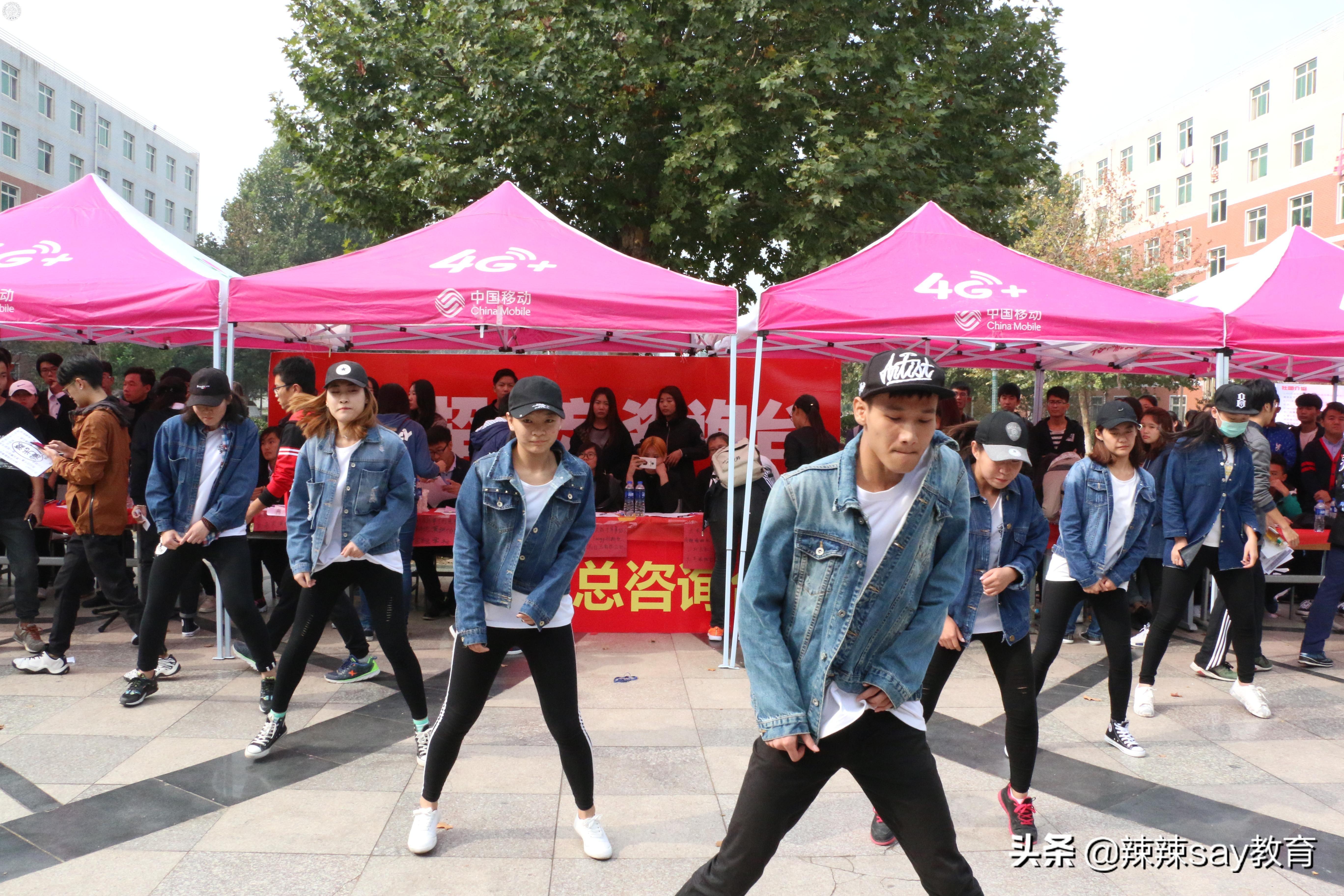 大学生社团网（加入大学里的社团用不用交钱）