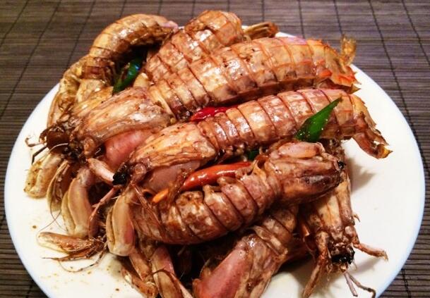 【椒鹽皮皮蝦】做法步驟圖 唇齒留香 家人朋友聚會(huì)秘制好菜！-起舞食譜網(wǎng)