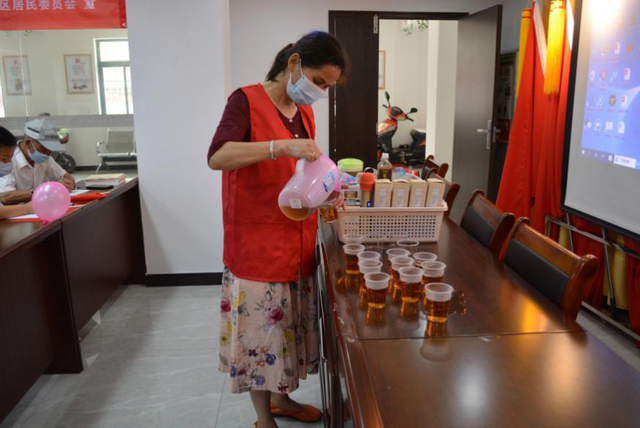 会议室怎样用气球布置，会议气球布置图片（佛祖岭A区“百年芳华·红心向党”庆党百年系列活动）