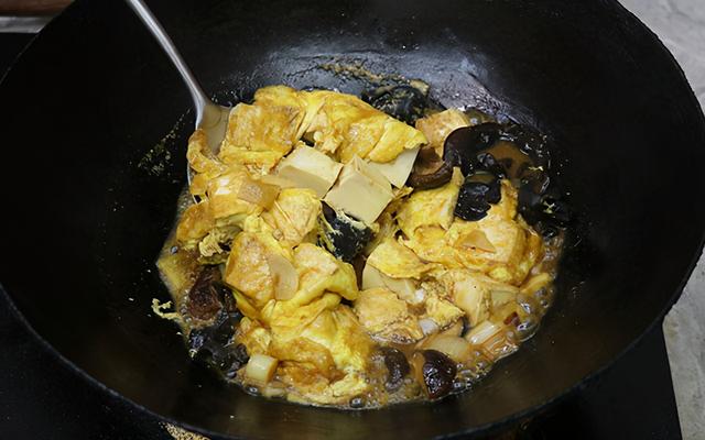 做豆腐鸡蛋简单做法，做豆腐鸡蛋简单做法视频（酥香软嫩又多汁）