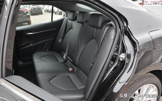 如果手握25万，顶配凯美瑞、奔驰C200L，你会怎么选？
