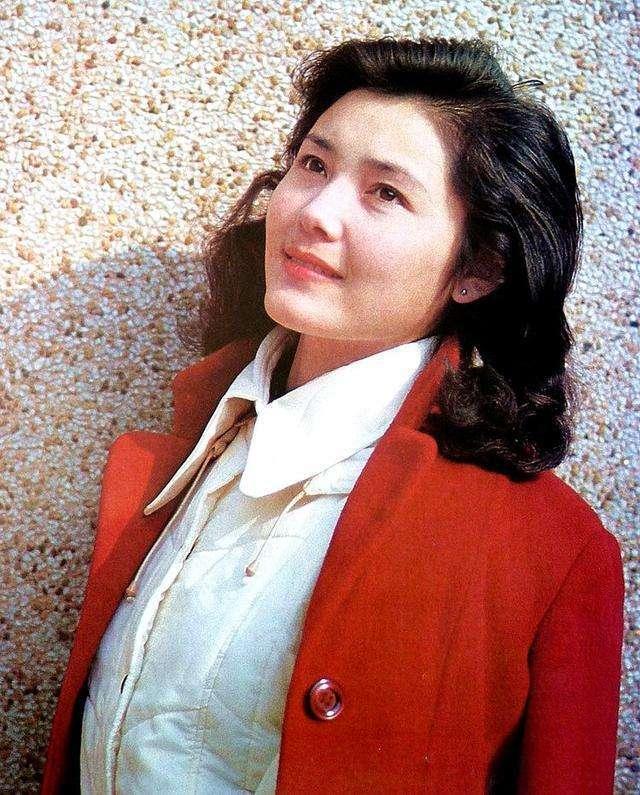 歌手姜黎黎简历，姜黎黎：嫁小3岁汪宝生