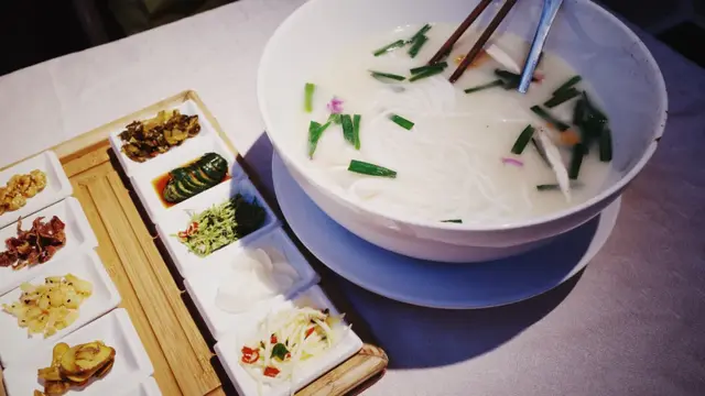 昆明周边好玩的地方，昆明周边好玩的地方有哪些（来到四季如春的昆明）