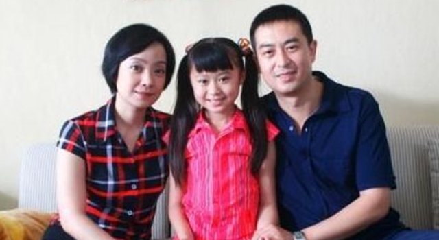 演员王海燕第一任丈夫是谁，演员王海燕第一任丈夫是谁啊（二婚嫁张嘉译育有一女）