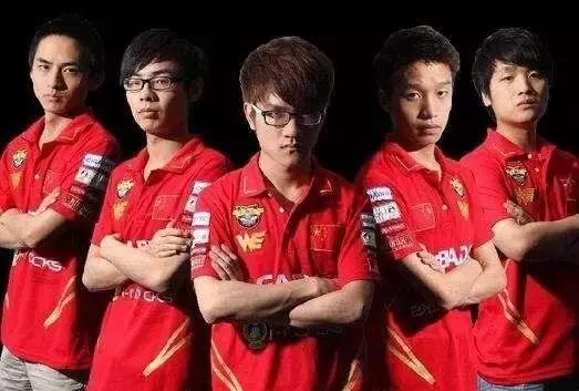 若风零单闯韩服，LOL若风和小智哪个厉害（单挑不够还要摇人群战）