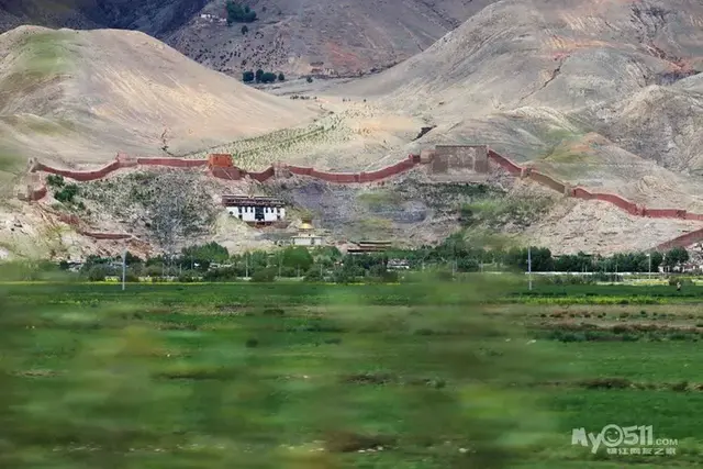 我的家乡在日喀则是什么歌，我的家乡在日喀则是什么歌歌词是什么意思（行走在通天的路上<中>）