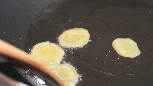 晚上吃姜赛砒霜，晚上吃姜赛砒霜是真的吗（多年的疑问终于解开了）