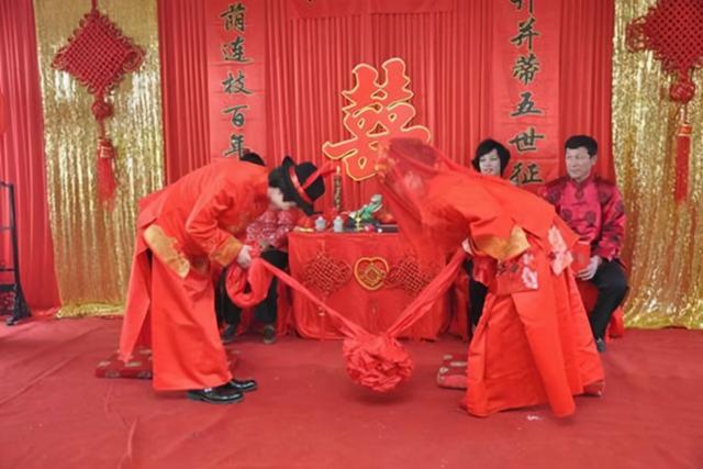 祭祀礼仪的顺序，祭祀有顺序（什么场景怎么磕头）