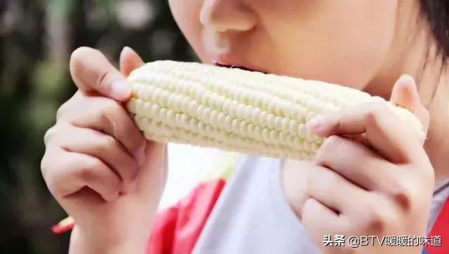 甜玉米可以生吃吗，甜玉米怎么做（吃一口甜到你心里）