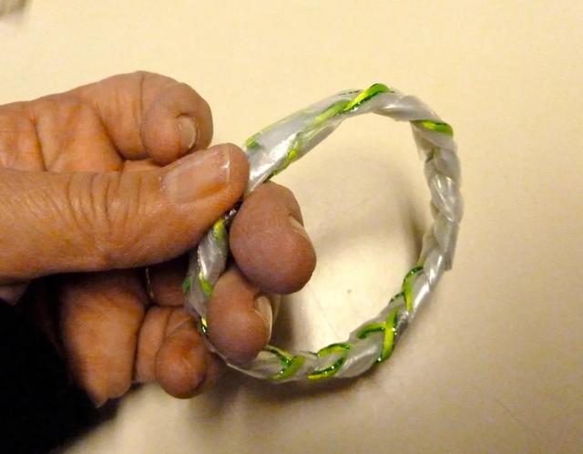 折纸礼物袋制作方法，手工折纸礼袋（天天都用的塑料袋还有这么多玩法）