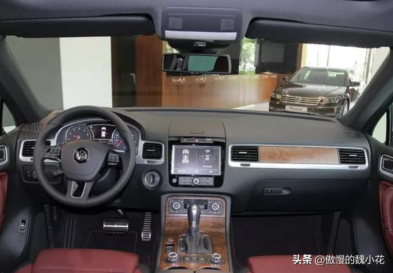 大众途锐v8(天津港途锐40万)
