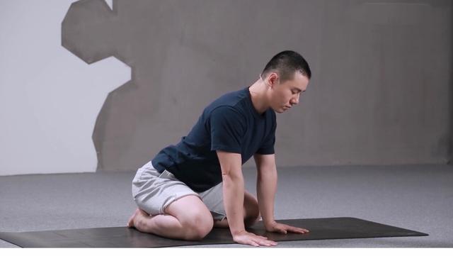 做瑜伽时怎么呼吸，做瑜伽时怎么呼吸正确（腹式呼吸和完全式呼吸的练习方法和要点）
