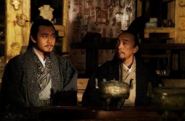 范蠡事越王勾践，范蠡和越王勾践的故事简介（勾践真的是一个过河拆桥的小人吗）