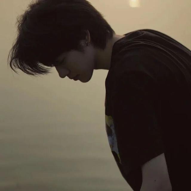 龙应该藏在云里你应该藏在心里，龙应该藏在云里你应该藏在心里表达了什么，微信头像（系列：龙应该藏在云里）