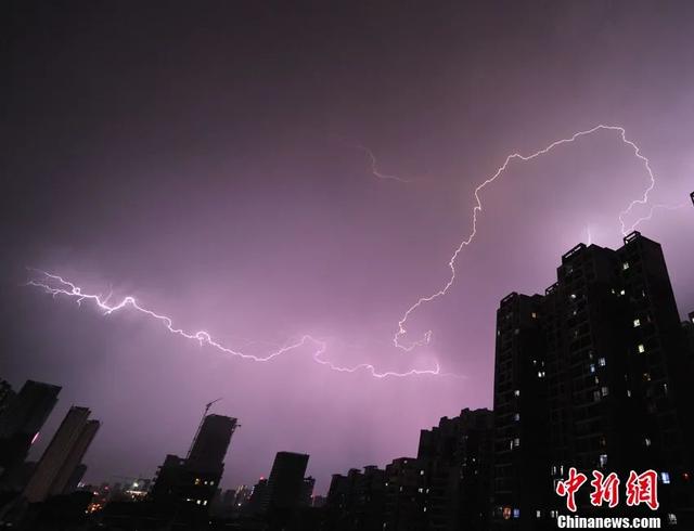 什么风大作四字成语，什么风大作（五月十四日风雨大作）