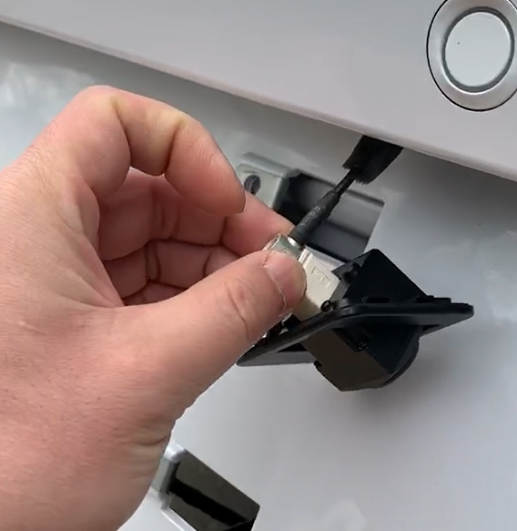 倒车影像怎么安装，倒车影像摄像头安装方法详解（自己动手装了个倒车影像）