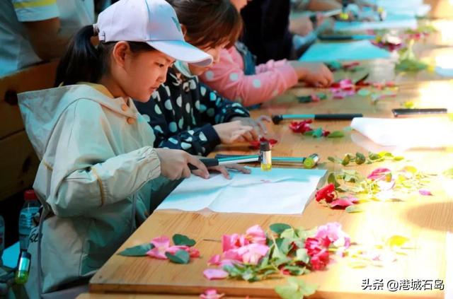 柒彩都市()，柒彩里美食城（徜徉在石岛初秋的那山那片海）