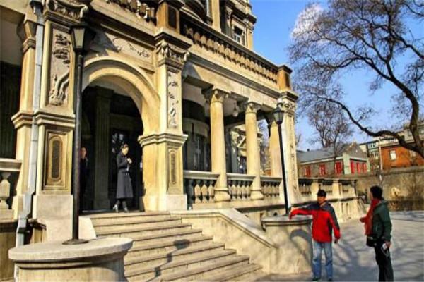 沈阳旅游景点，沈阳旅游景点自驾游大全（沈阳森林动物园是一个非常有趣味性的地方）