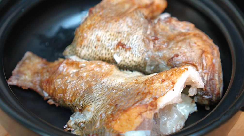 图片[4]-【番茄焖鲈鱼】做法步骤图 加2番茄 酸甜开胃连汤汁都不剩-起舞食谱网