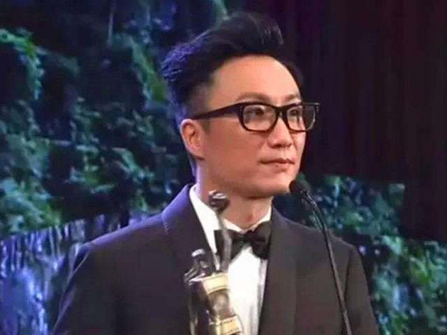 与蔡卓妍相爱4年的郑中基，为何转身娶了名不见经传的余思敏？