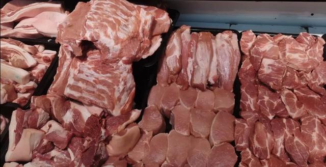 隔山肉在猪的什么位置,猪的护心肉为什么不让卖(如何挑选新鲜肉要选这