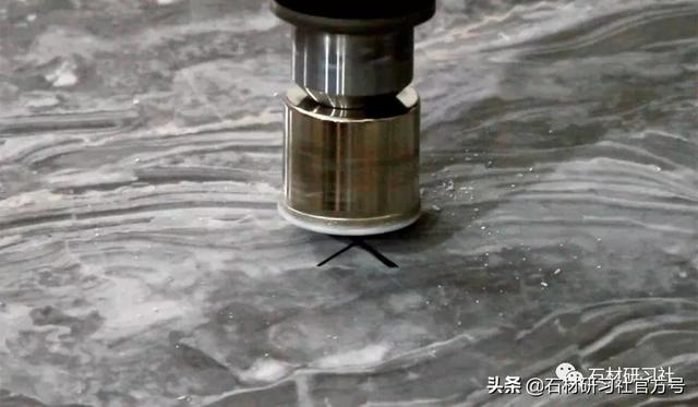 岩板是什么材料，岩板是什么材料合成的（一篇文章为你解答）