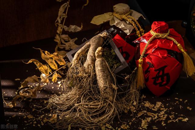 龟板胶的功效与作用，龟板胶的功效与作用及食用方法鹿角胶（“虚不受补”喝参杞鹿龟酒）