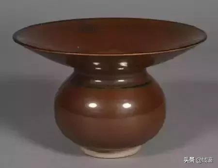 白瓷起源于什么时候的瓷器，瓷器釉彩的品种及其起源