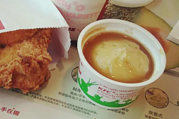 肯德基土豆泥多少克，肯德基土豆泥配料表（2元钱在家做出肯德基的经典土豆泥）