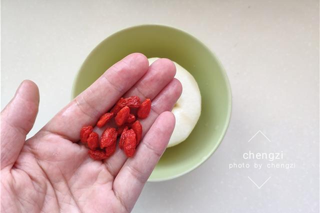 蒸梨的功效与作用，蒸苹果的功效与作用（把这两样和梨一起蒸）