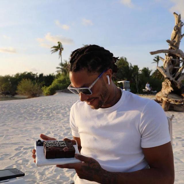 男头。忘掉种过的花，微信头像，男头。忘掉种过的花，重新开始。（“其实我不太懂喜欢）