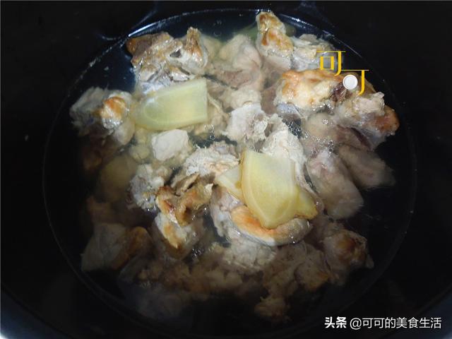 海参汤怎么做最简单又好吃，金汤海参不一定非要在饭店吃